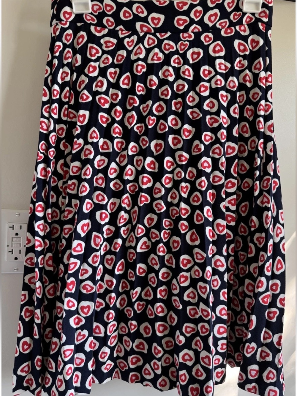 J Crew Skirt Pleated Crepe Heart Print Blue Red Midi Skirt Womens Size 2